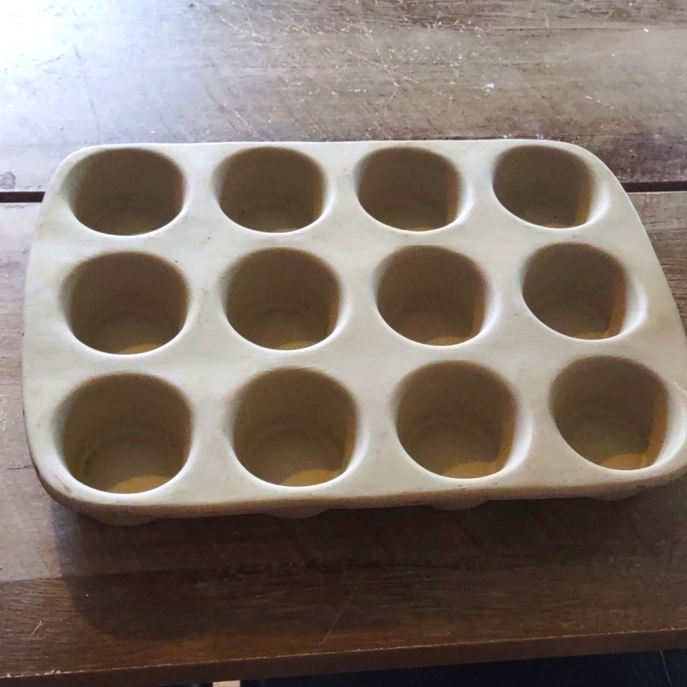 Pampered chef stoneware muffins pan